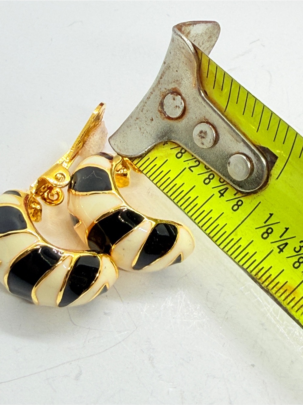 2 Sets KJL Kenneth Jay Lane Clip On Earrings Jungle Pattern, Zebra & Giraffe IOB - Picture 7 of 7